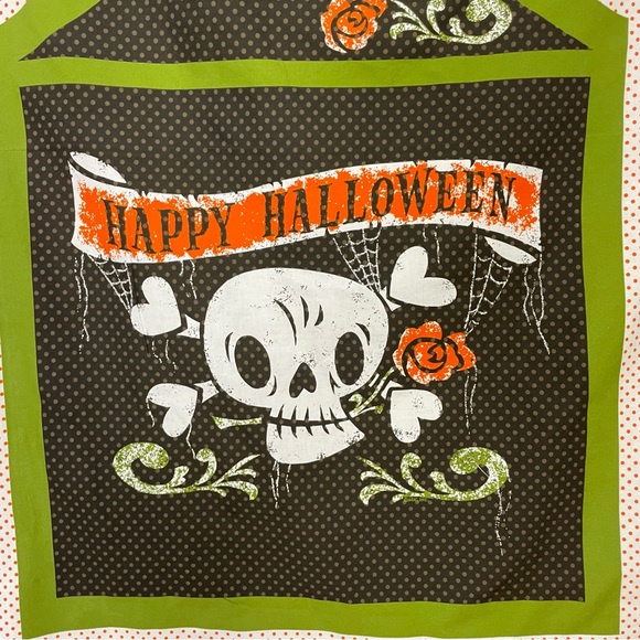 Halloween Apron Cut and Sew Project Fabric Panel‎ Skull Roses Crafting DIY #K14 - Picture 5 of 10